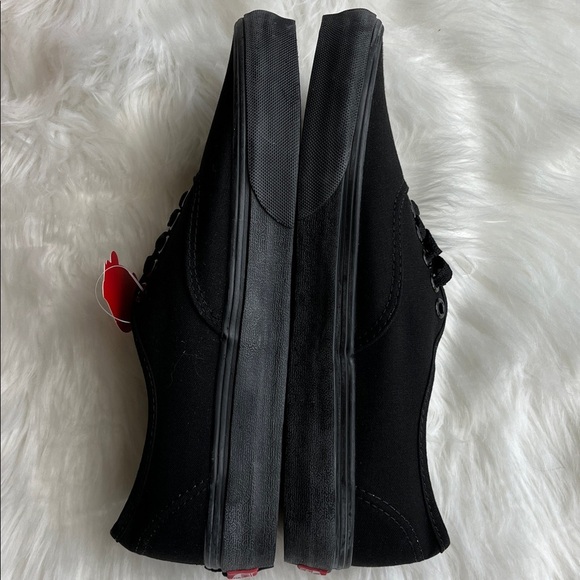 🆕 Vans Authentic Unisex Black Canvas Sneakers Size M7.5 W9.0 Casual Skate Shoes - Picture 6 of 9